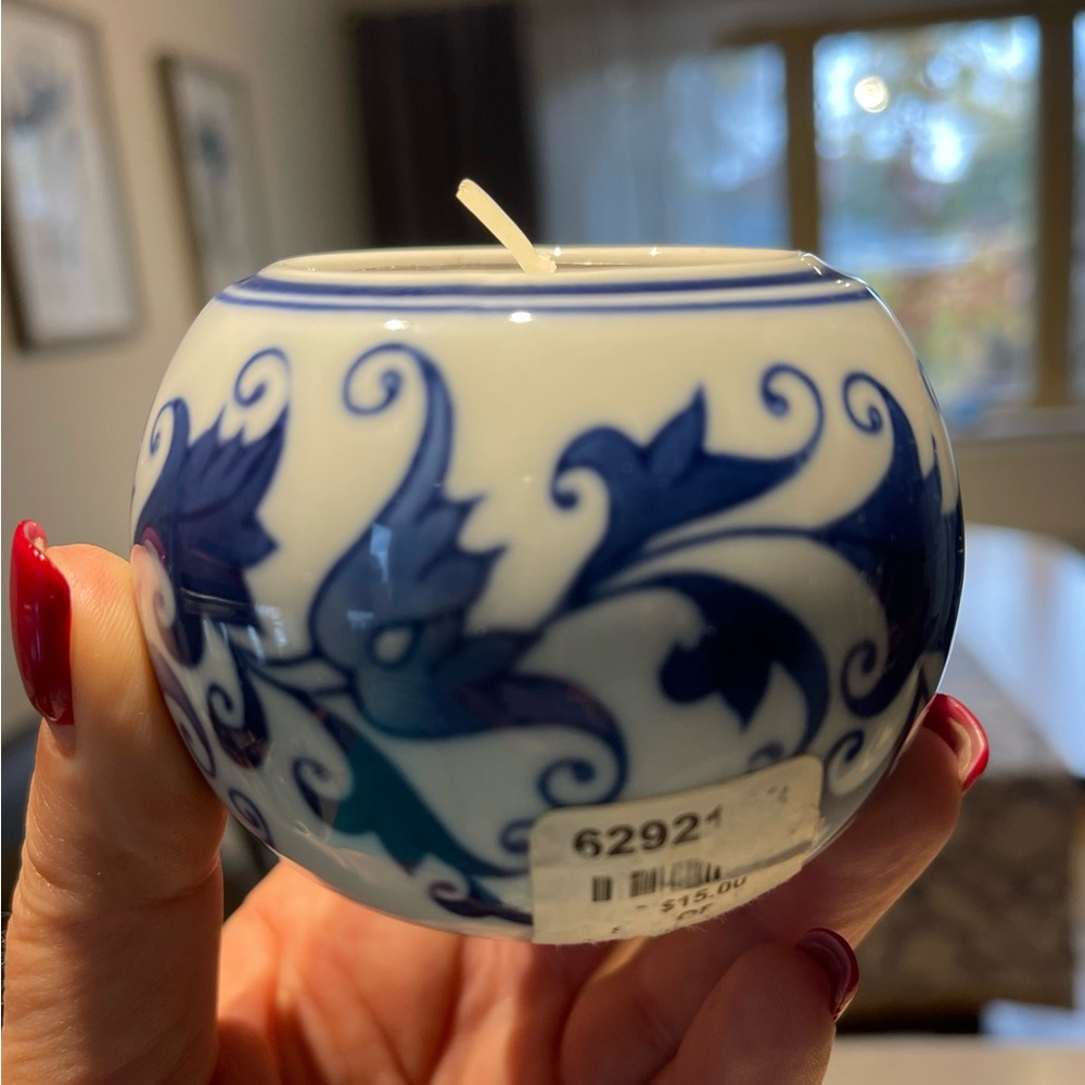 Blue and white ceramic tealight/votive candle holders - Picture 8 of 10